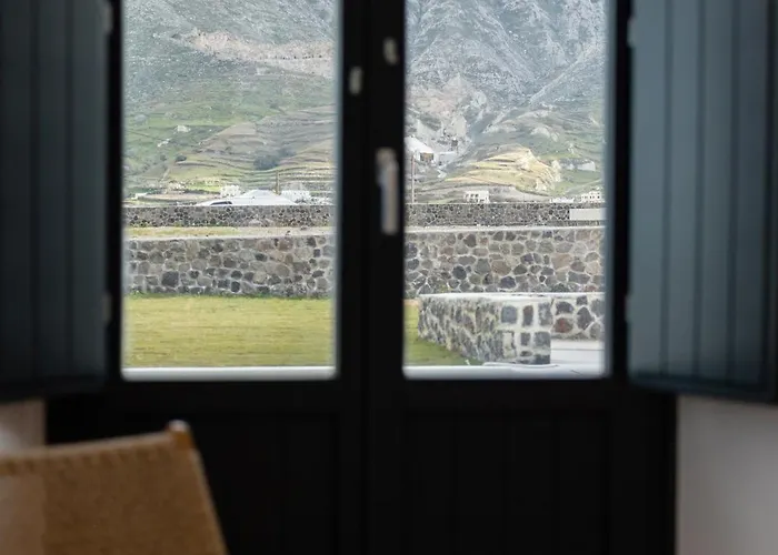 Santorini Vinery Mansion *