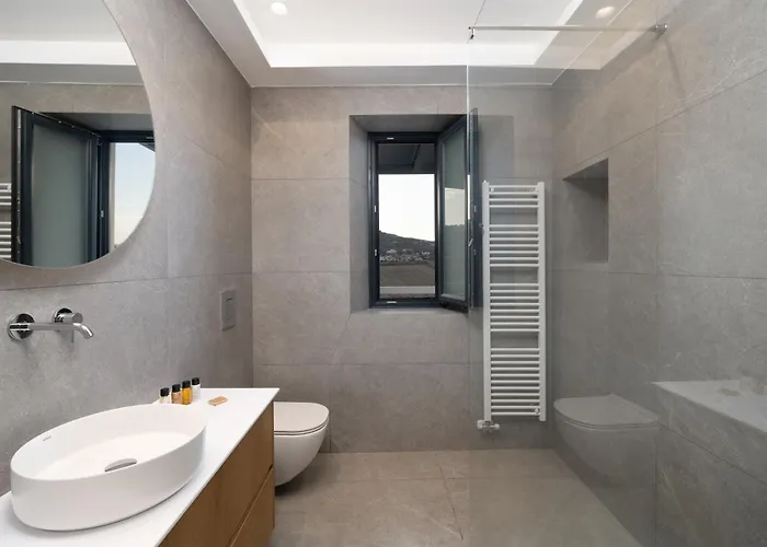 Santorini Vinery Mansion *