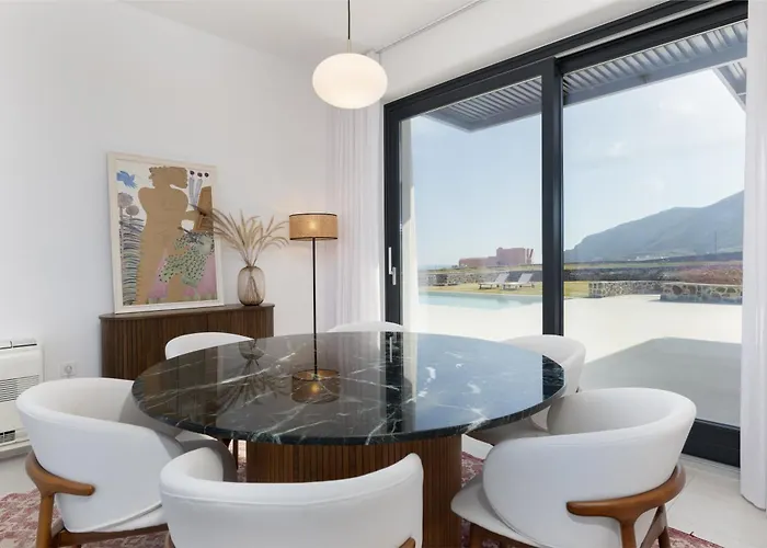 Santorini Vinery Mansion *